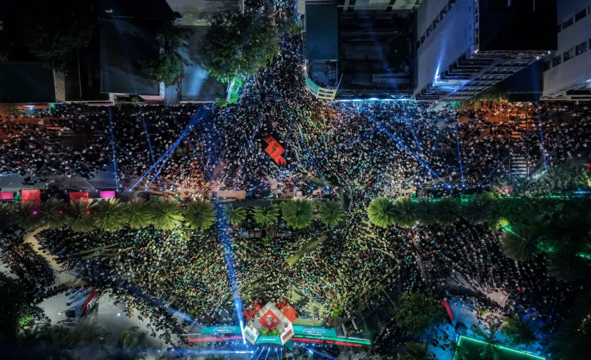 ދިވެހީންގެ ރާއްޖެ ޖަލްސާގައި 13،000 އަށްވުރެ ގިނަ މީހުން...