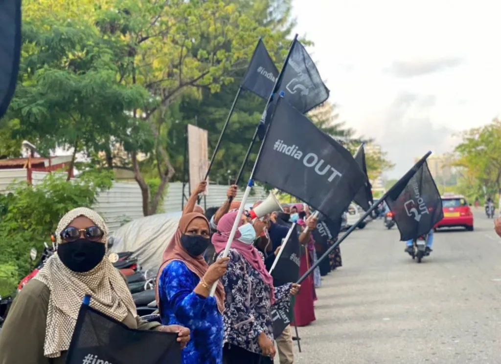 ރާއްޖޭގައި ތިބި އިންޑިޔާ ސިފައިންގެ އަދަދު ހާމަކޮށްފިނަމަ ކާޑު ލިބުމަށް ދަތިވެދާނެ: އައިކޮމް