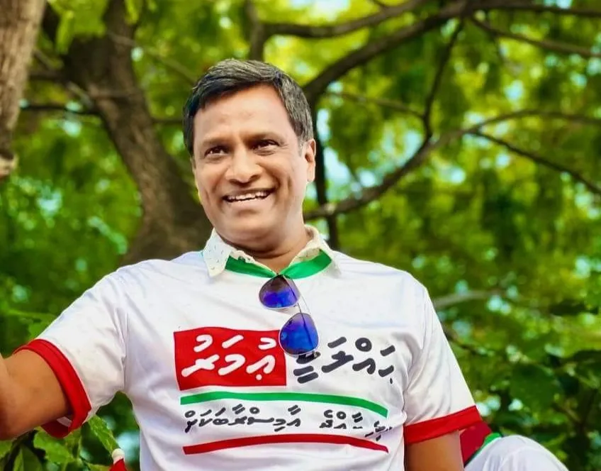 ޢުމަރު، 2028 ގެ ކެންޕެއިން ފަށްޓަވައިފި!