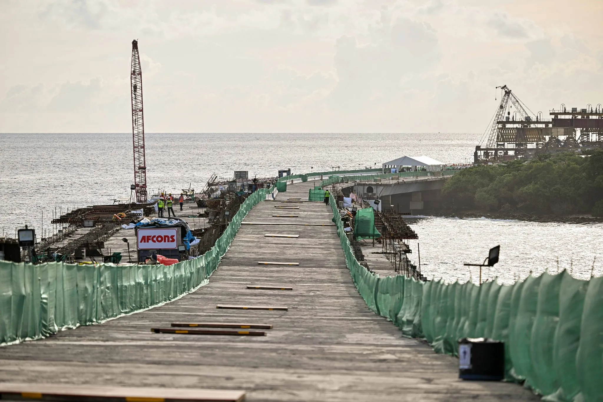 ތިލަމާލެ ބުރިޖުގެ މަސައްކަތް އަހަރެއް ތެރޭ ނިންމުމަށް އަމާޒު ހިފައިފި