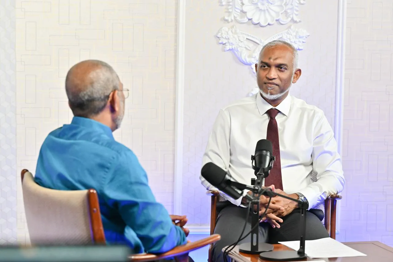 "ރައްޔިތުންނާ އެކު" ޕޮޑްކާސްޓުގެ ހަތަރުވަނަ އެޕިސޯޑުގެ ތެރެއިން... ފޮޓޯ: ރައީސް އޮފީސް