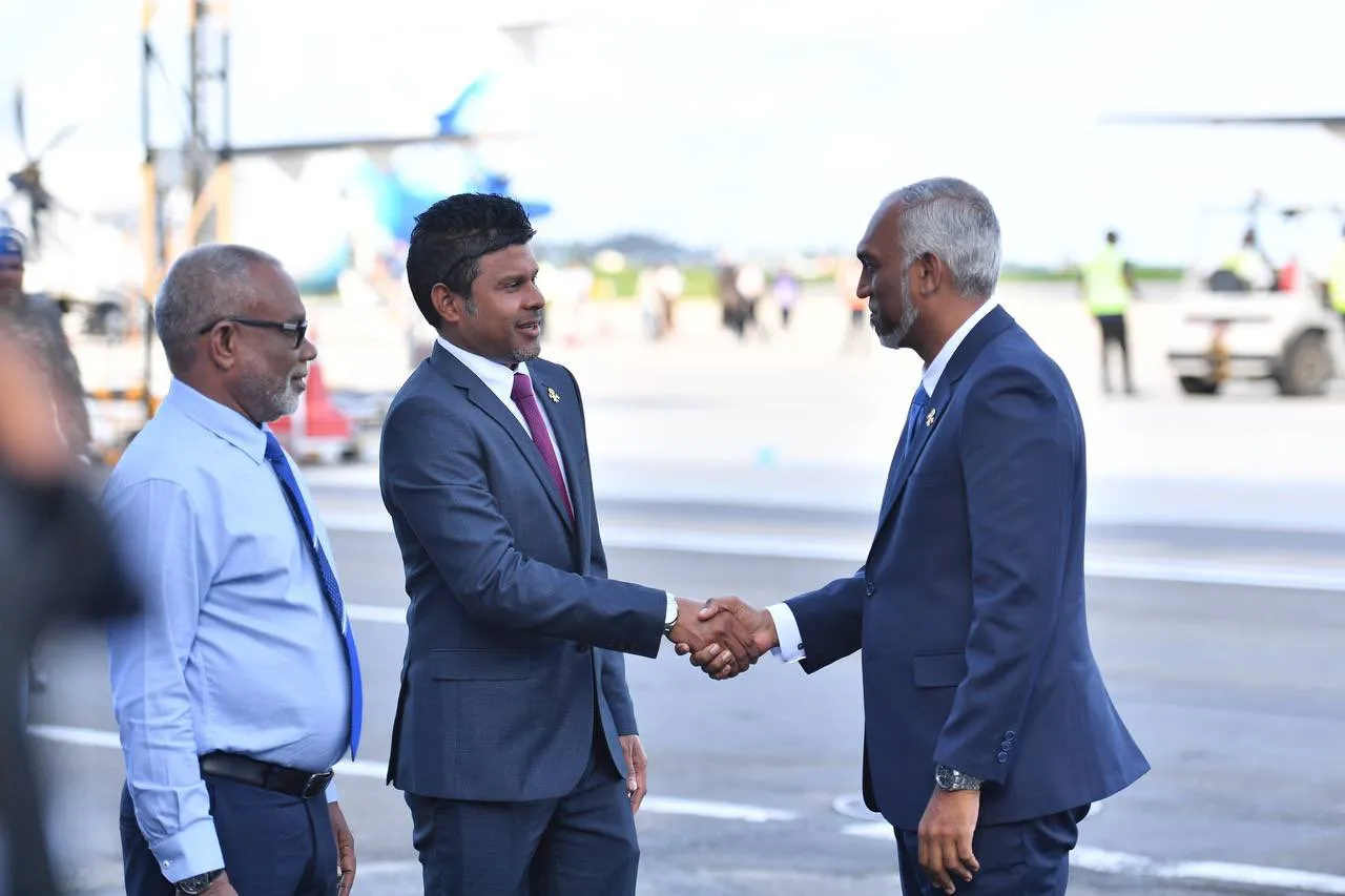 ޚަރަދަށް ބަލާލަން، ފަސްޓު ކުލާހުގައި ދަތުރު ކުރާކަށް ބޭނުމެއް ނޫން: ރައީސް