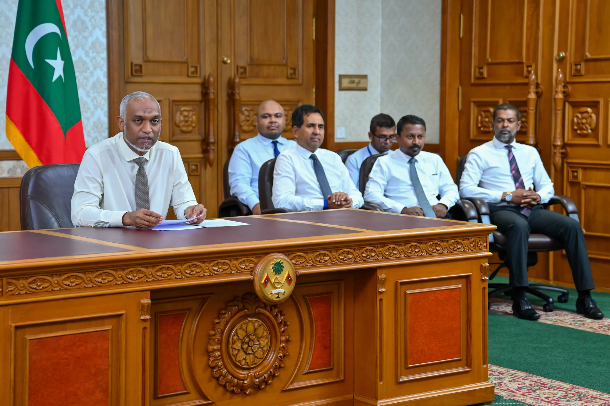 ޑޮލަރުން މުސާރަ ދިނުން ހުއްޓާލައިގެން ނުވާނެ ކަމުގައި ރައީސް ވިދާޅުވެއްޖެ