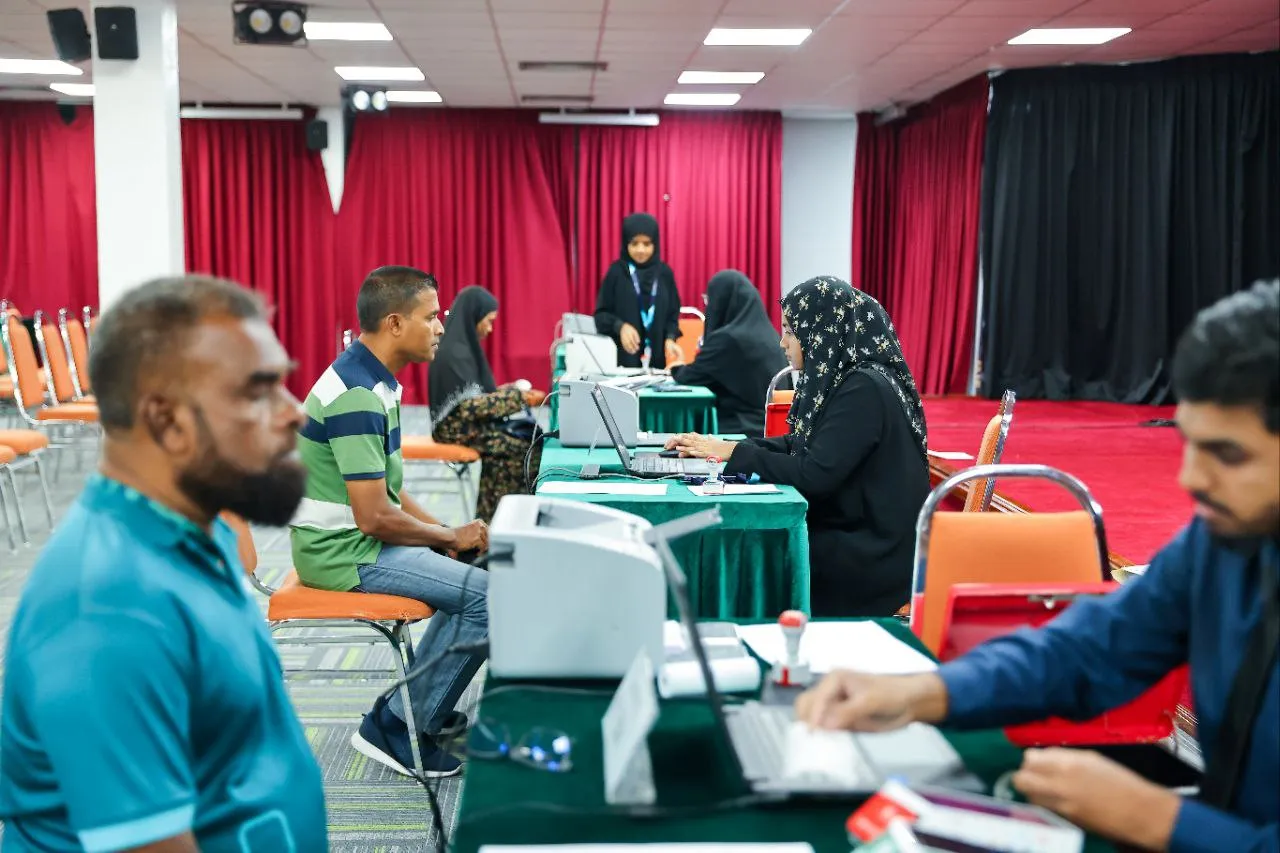 ޒަކާތް ބަލައިގަންނަނީ: ފޮޓޯ/ ޒަކާތު ހައުސް