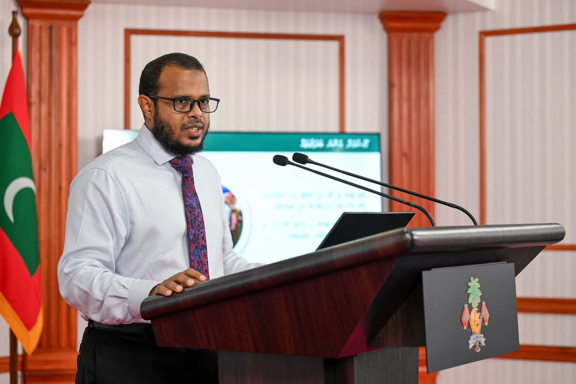 މިނިސްޓަރު އަލީ ޝަރީފު؛ ފޮޓޯ / ރައީސް އޮފީސް