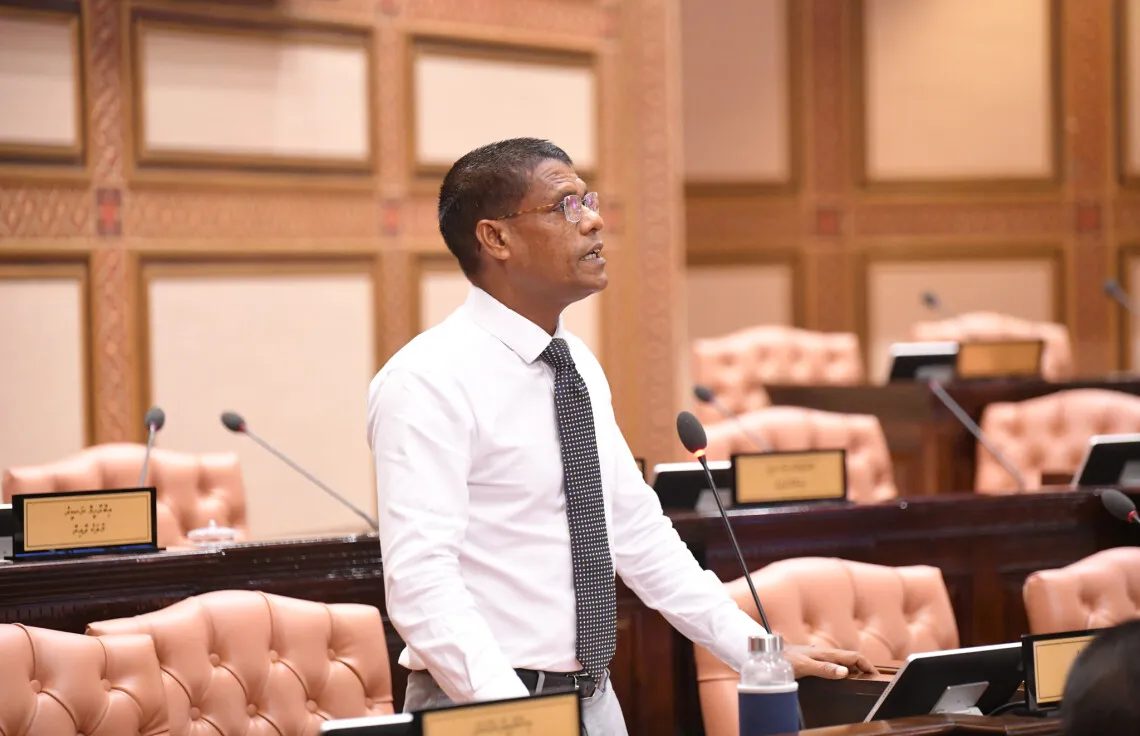 ސަރުކާރުތަކުން މީހުން ވަޒީފާއިން ކަނޑާ ވާހަކަ ދައްކަން ތިބޭތާ 15 އަހަރުވީ: ހަސަން
