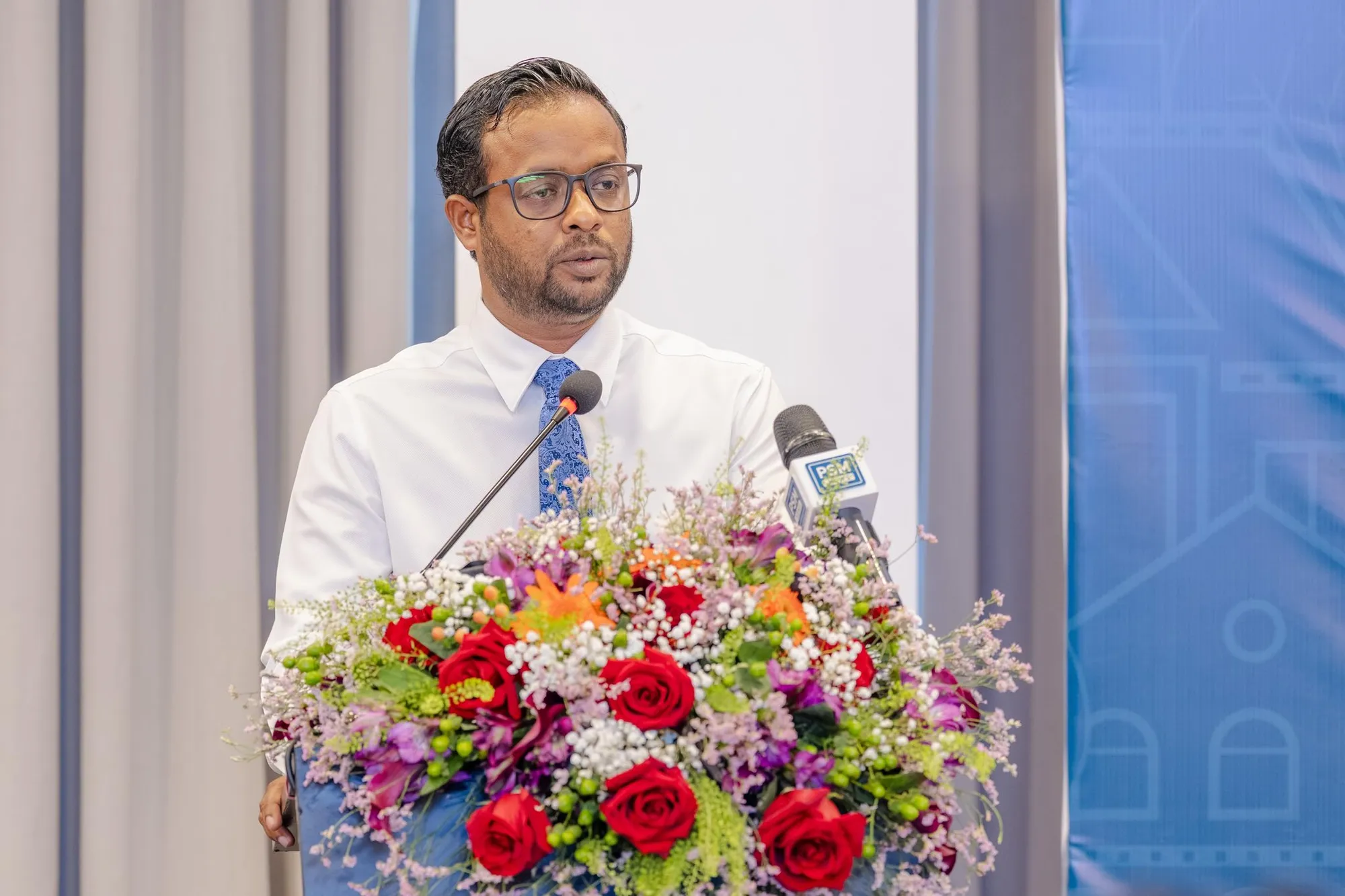 ވަޒީރު ޑރ. ޢަބްދުﷲ މުއްޠަލިބް