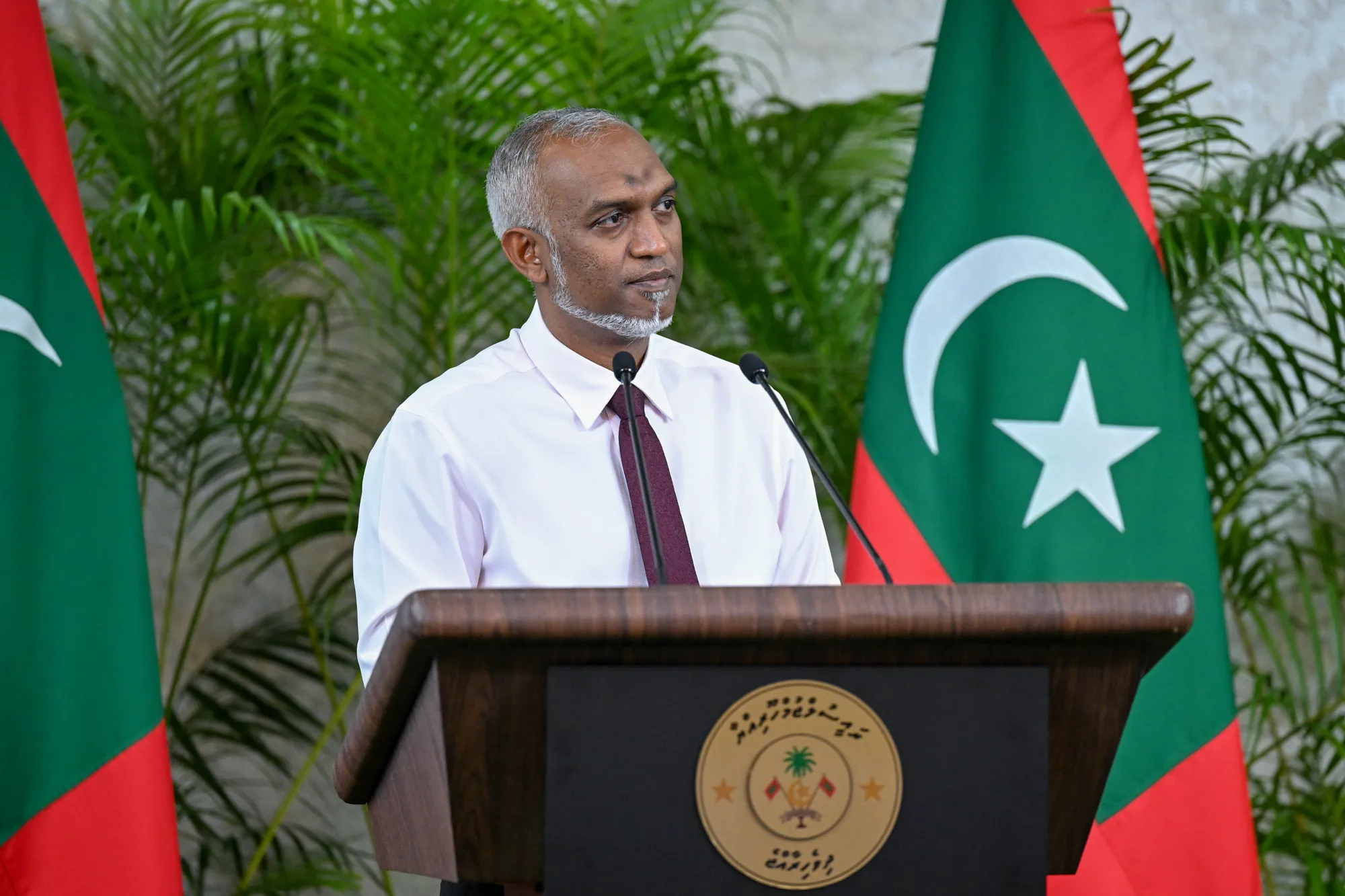 ރައީސް ޑރ. މުޙައްމަދު މުޢިއްޒު: ފޮޓޯ/ ރައީސް އޮފީސް