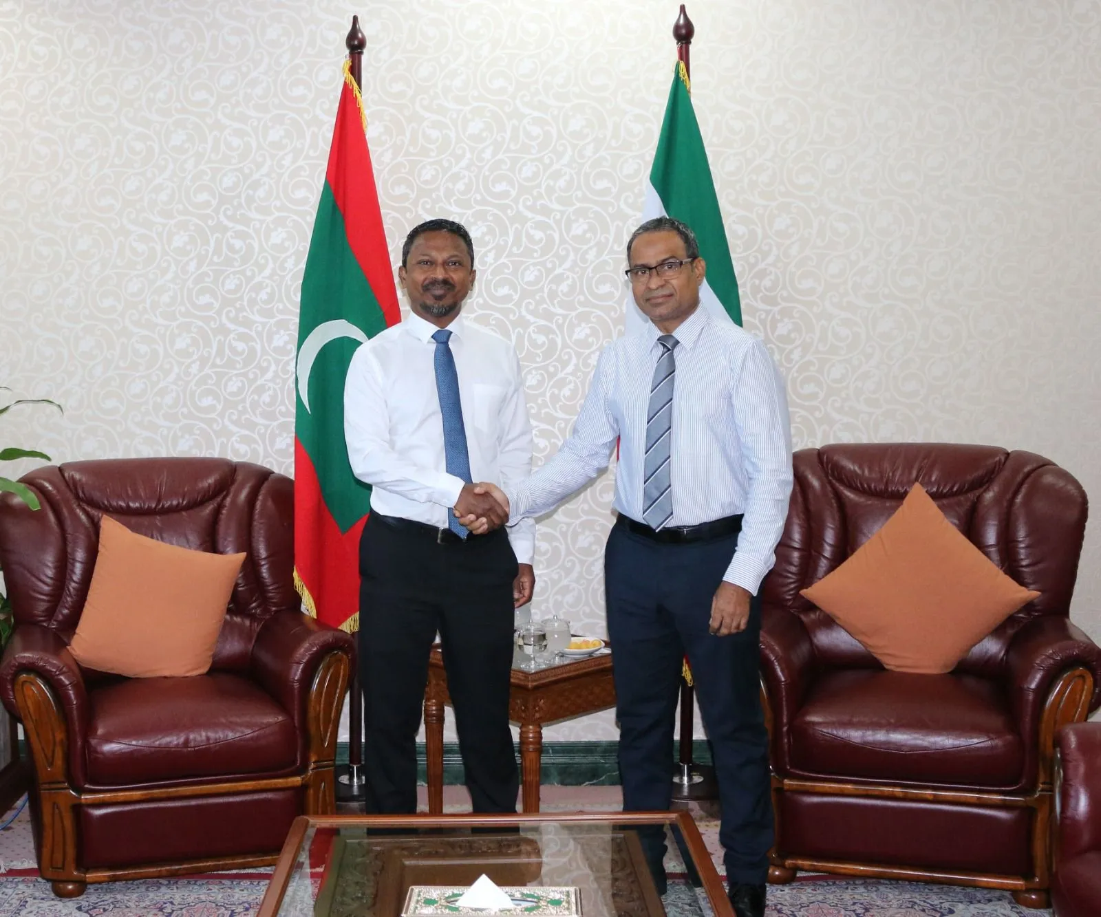އުއްތަމަ ފަނޑިޔާރާއި އޭޖީގެ ބައްދަލްވުމެއް: ޝަރުއީ ނިޒާމަށް މިނިވަންކަން އޮންނާނެ