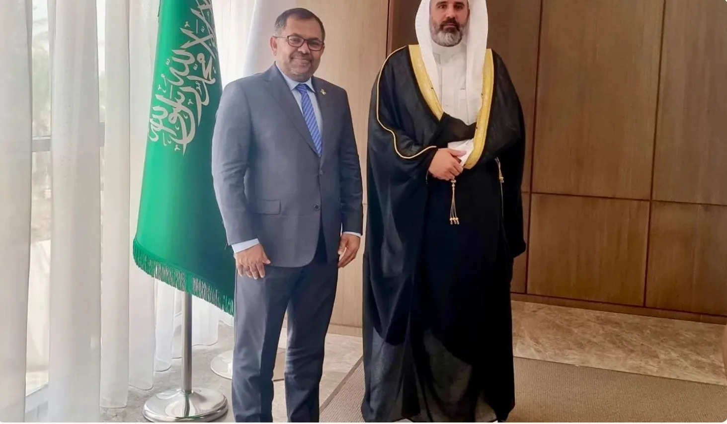 މިނިސްޓަރ ޒަމީރު ސަޢޫދީ ޢަރަބިއްޔާއަށް ކުރެއްވި ރަސްމީ ދަތުރުފުޅު ނިންމަވާލައްވައިފި