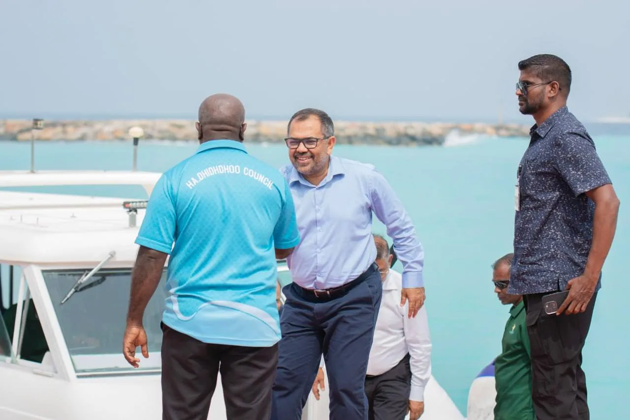 މިނިސްޓަރު ޒަމީރު ދިއްދޫއަށް ވަޑައިގެންނެވުން