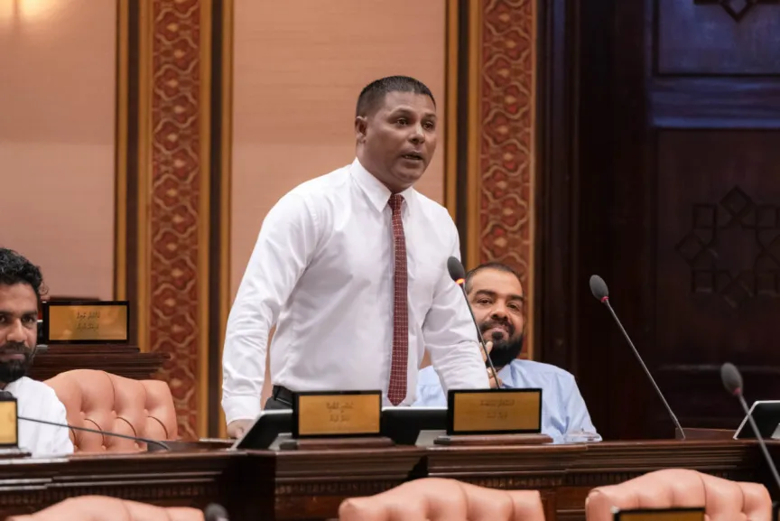 ވެލިދޫ ދާއިރާގެ މެންބަރު މުހައްމަދު އައްބާސް - ފޮޓޯ: މަޖިލިސް