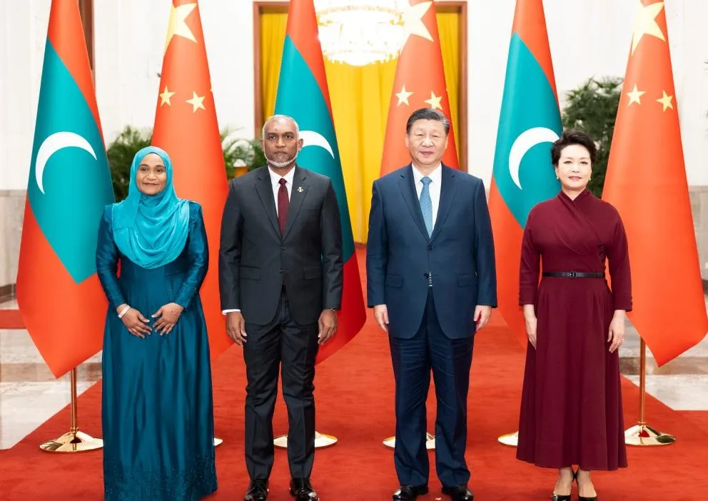 ރައީސް މުއިއްޒުގެ ދެކަނބަލުން ޗައިނާއަށް ކުރެއްވި ދަތުރުފުޅުގެ ތެރެއިން -- ފޮޓޯ: ރައީސް އޮފީސް