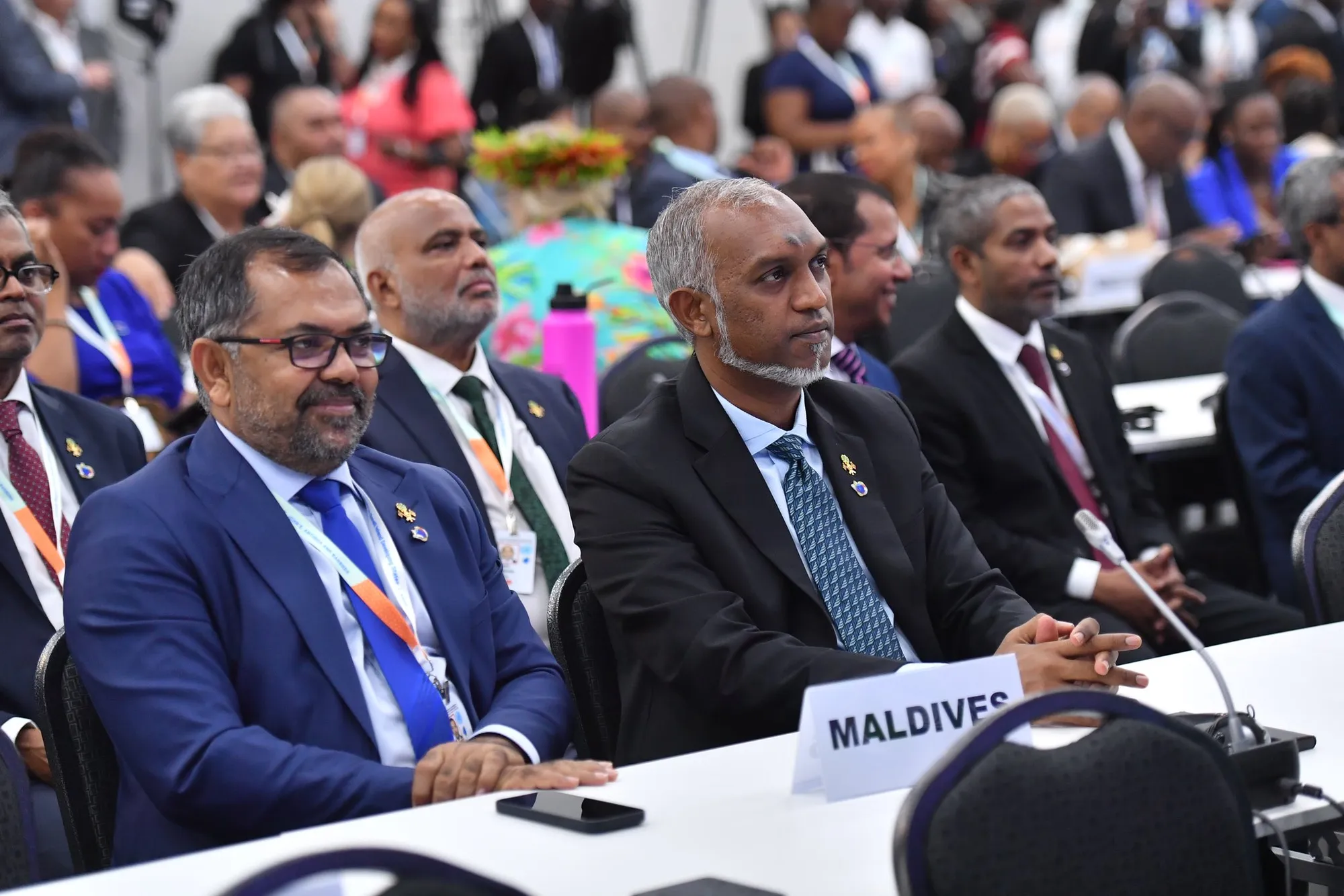 ހަތަރުވަނަ 'އިންޓަރނޭޝަނަލް ކޮންފަރެންސް އޮން ސްމޯލް އައިލެންޑް ޑިވެލޮޕިންގ ސްޓޭޓްސް' މަހާސިންތާ ހުޅުވުމުގެ ރަސްމިއްޔާތުގައި ރައީސް މުޢިއްޒު ވާހަކަދައްކަވަނީ: ފޮޓޯ/ ރައީސް އޮފީސް