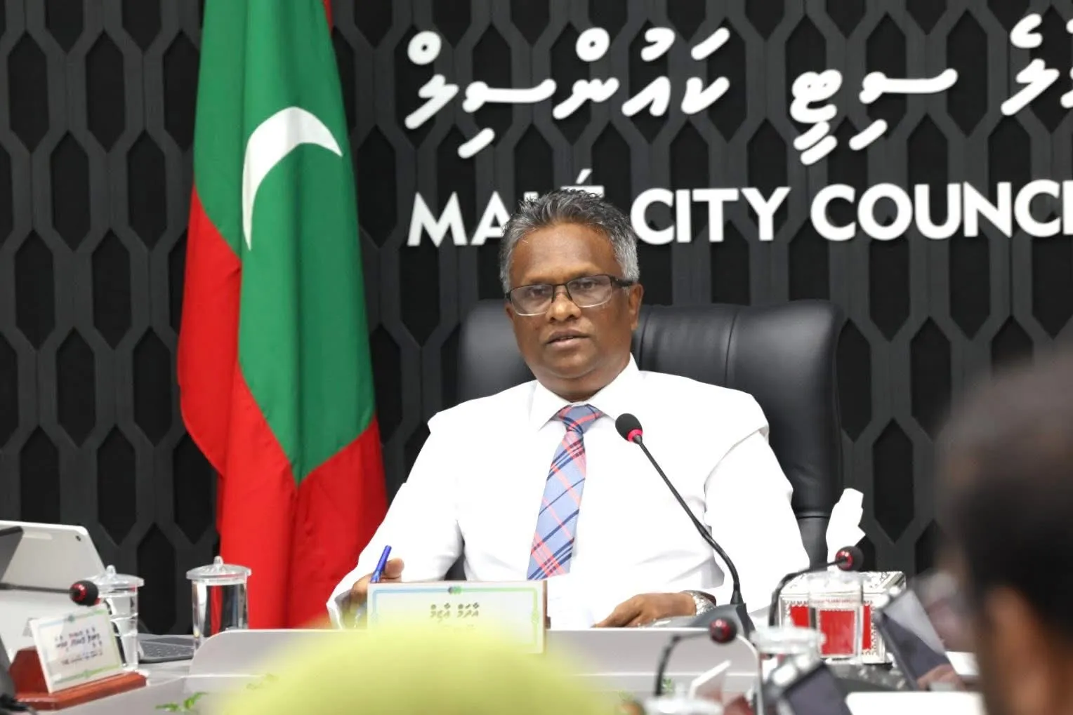 މާލޭގެ ބިން ބޭނުންކުރާނެ ގޮތުގެ ޕްލޭނަށް ރައްޔިތުންގެ ޚިޔާލު ހޯދުމަށް ކައުންސިލުން ނިކުންނަނީ