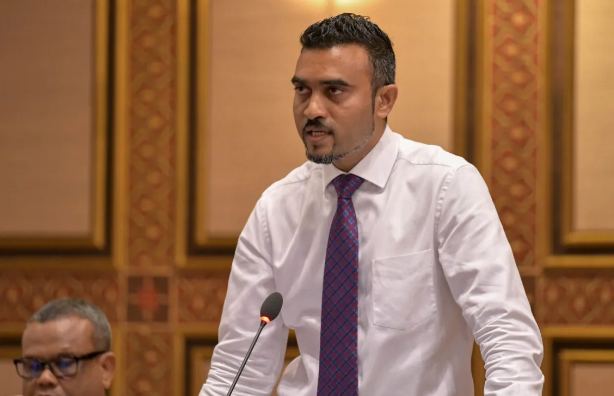 ސަރުކާރު ސްކީމުތަކުގައި ކިޔަވާ ދަރިވަރުންނަށް ފައިސާ ނުދޭކަމަށް ބުނެ ހުށަހެޅި ކުއްލި މައްސަލަ ބޭރުކޮށްލައިފި