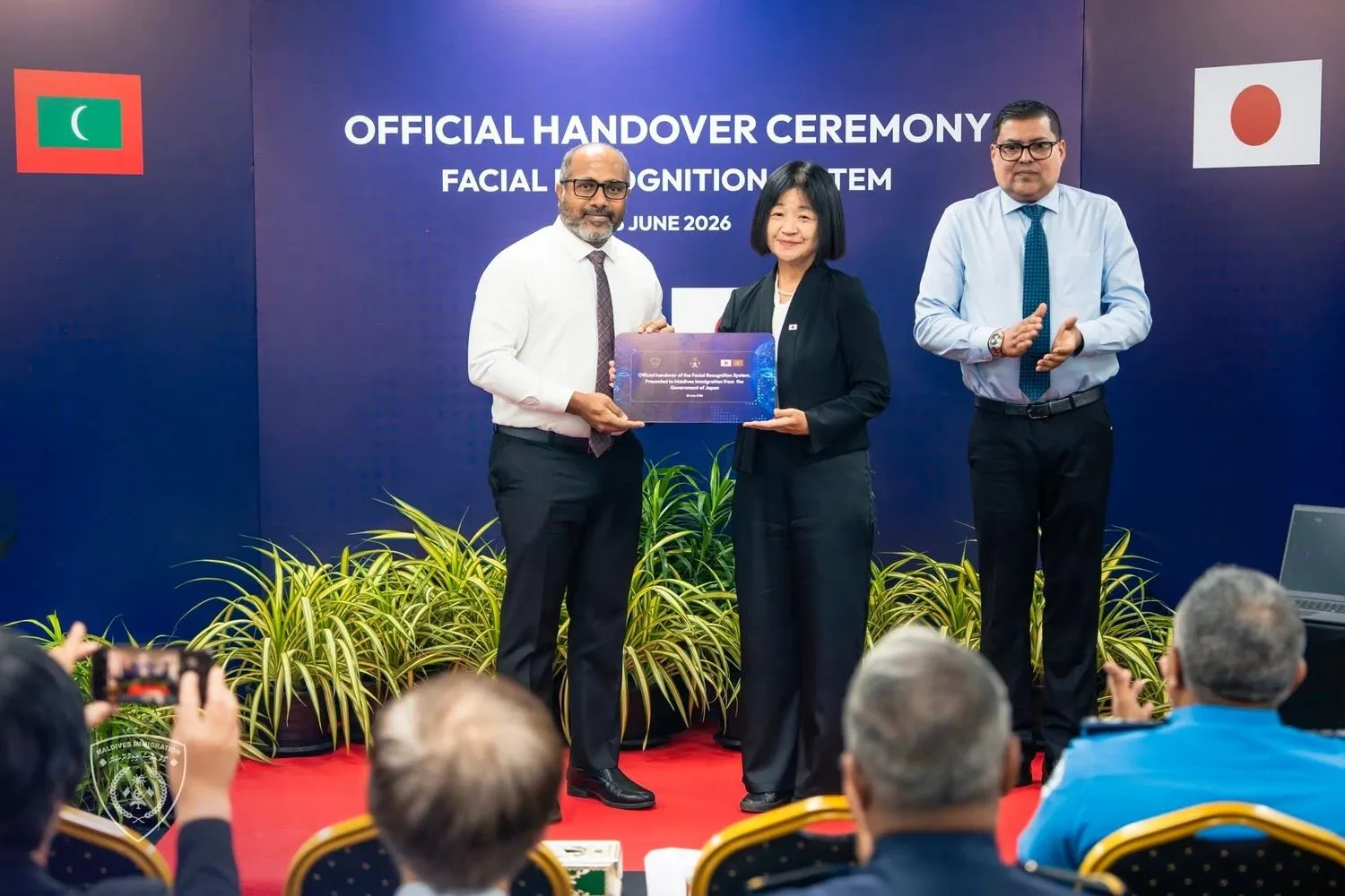 ޖަޕާނުން ރާއްޖެއަށް ފޭޝަލް ރިކޮގްނިޝަން ސިސްޓަމެއް ހަދިޔާކޮށްފި