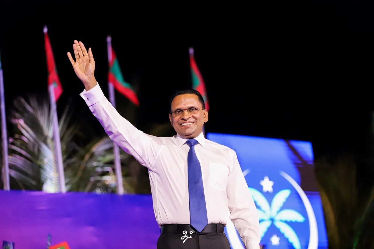 ރައްޔިތުންނަށް "އުޖާލާ ޒަމާނެއް" ހޯދައިދޭނީ އަޅުގަނޑު: ނާޒިމް