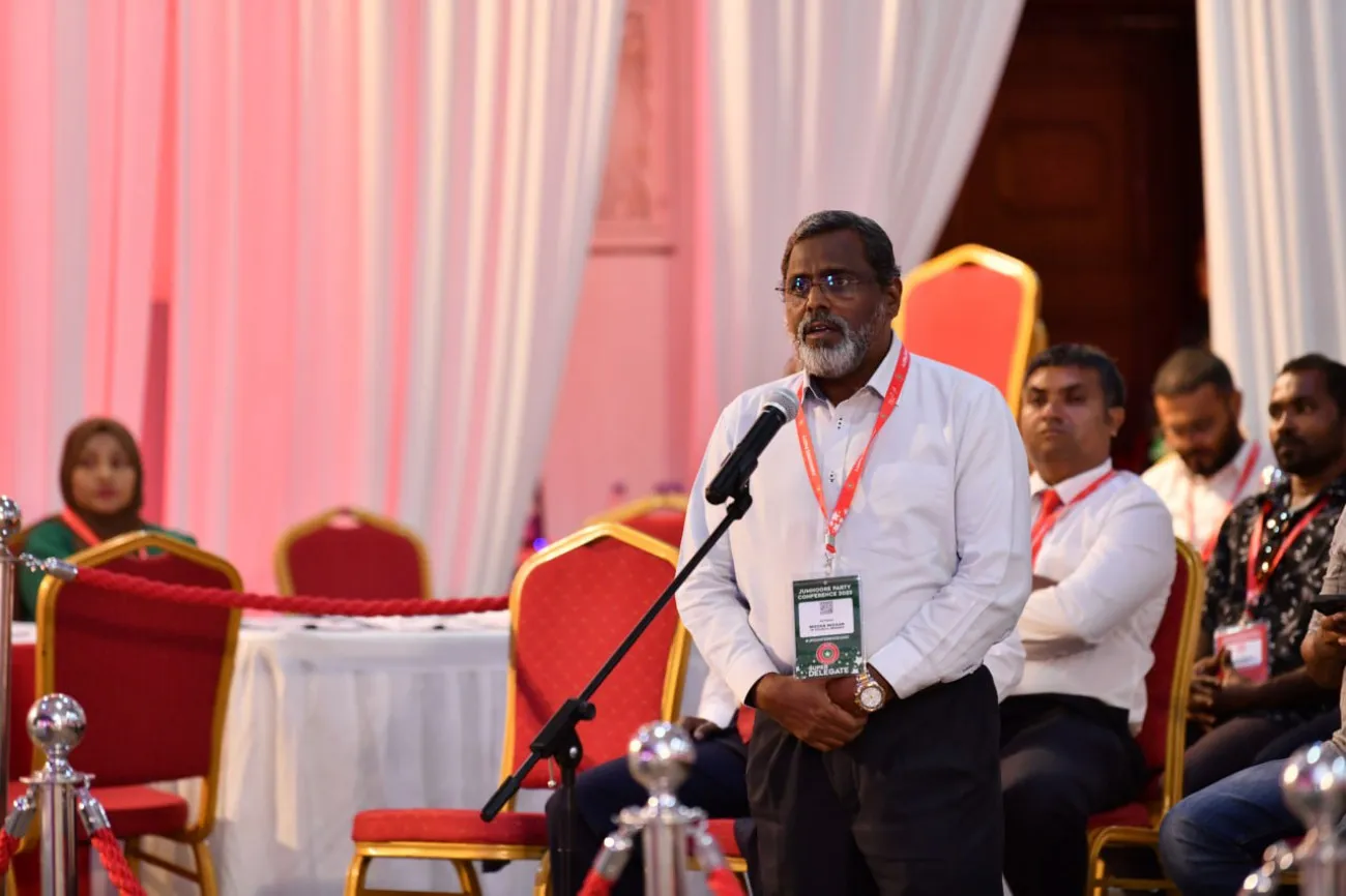 މައްސަލަތައް ހައްލު ކުރުމަށް މުޢިއްޒު ނޫން ޗޮއިސްއެއް ނެތް ކަމަށް ވިދާޅުވެ ޝެއިޚް ނިޒާރުވެސް އެފަޅިއަށް!