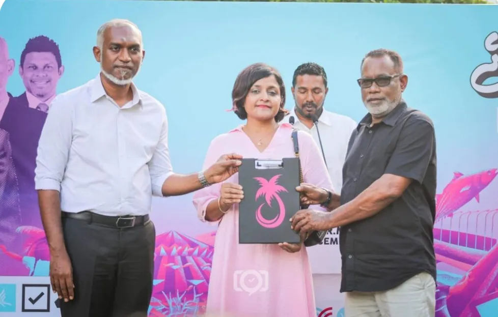 ދުންޔާ މައުމޫން ޕީޕީއެމްއަށް ސޮއި ކުރައްވައިފި