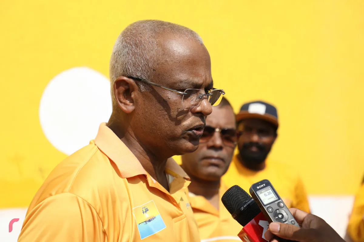 ސަރުކާރުގެ މަގާމުތަކުގައި ތިބި، ދަ ޑިމޮކްރެޓްސްގެ މެންބަރުން ވަޒީފާއިން ވަކިކޮށްފި