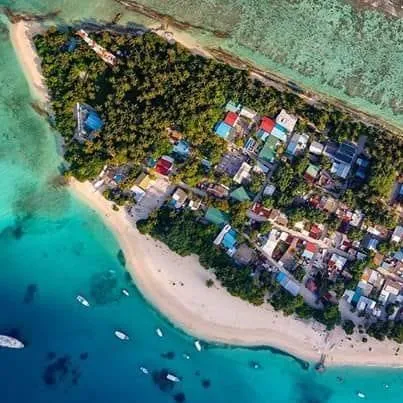 ފުލިދޫގައި މޫދަށް އެރިއުޅެނިކޮށް އޮޔާދިޔަ ދެދަރިން ސަލާމަތްކޮށްދިން ބައްޕަ ހާލުދެރަވެ ނިޔާވެއްޖެ