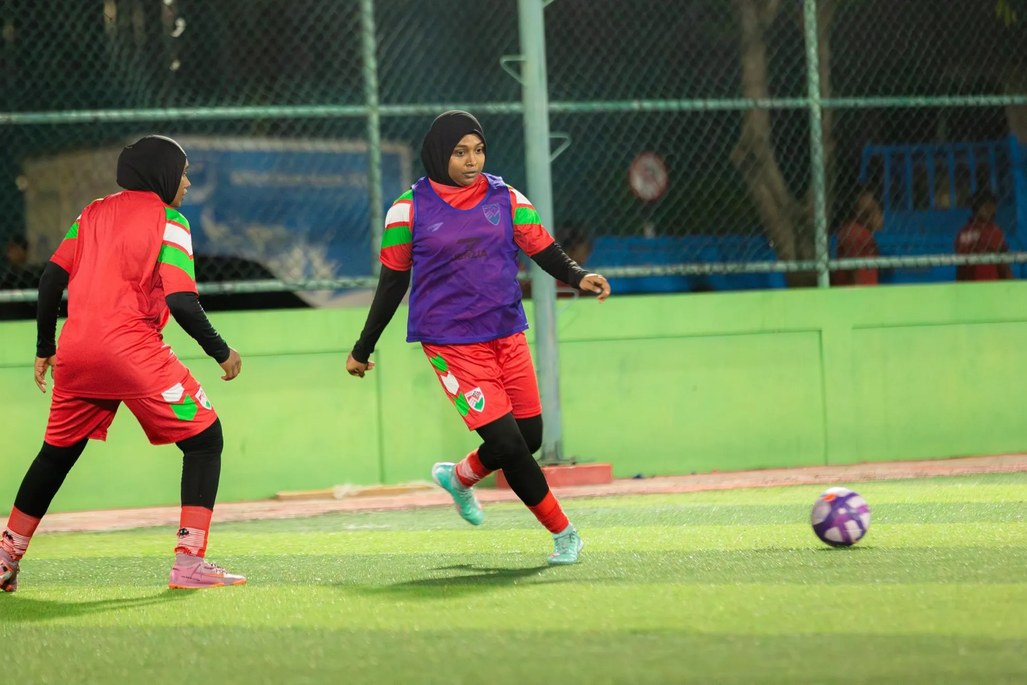 ފުޓްސަލްގައި ރާއްޖެ މިއަދު ނިކުންނާނީ، ބިލިއަންގެ އާބާދީއަކާ ދެކޮޅަށް