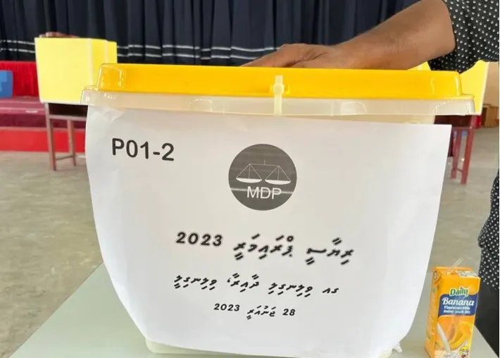 ballot box in villingili---picture: dhiyares
