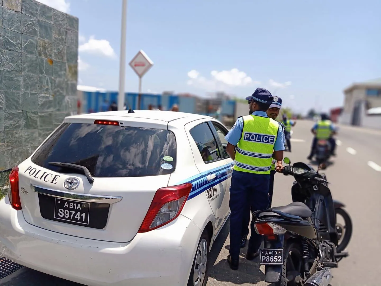 ހުޅުމާލެއިން ވަގަށް ނަގާފައިވާ ހަތަރުލައްކަ ރުފިޔާއަށްވުރެ އަގުހުރި ތަކެތި ފުލުހުން ހޯދައިފި