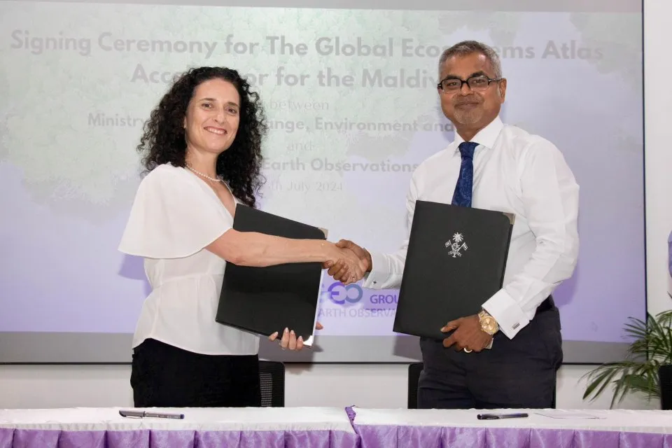 އިކޯސިސްޓަމް އެޓްލަސް އެކުލަވާލުމަށް ގްރޫޕް އޮފް އާރތް އޮބްޒަވޭޝަންސް އާއެކު އެމްއޯޔޫއެއްގައި ސޮއިކޮށްފި