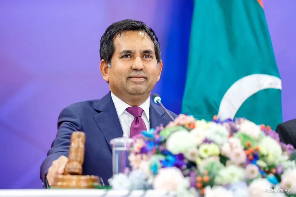 ދަރަނި ދެއްކުމާއި ރައީސް މުޢިއްޒަށް ދެވަނަ ދައުރެއްގެ ޓިކެޓް އެރުވުމަކީ ލިބުނު ވަރަށް ބޮޑު ދެ އުފާ: އިޤްތިޞާދީ ވަޒީރު