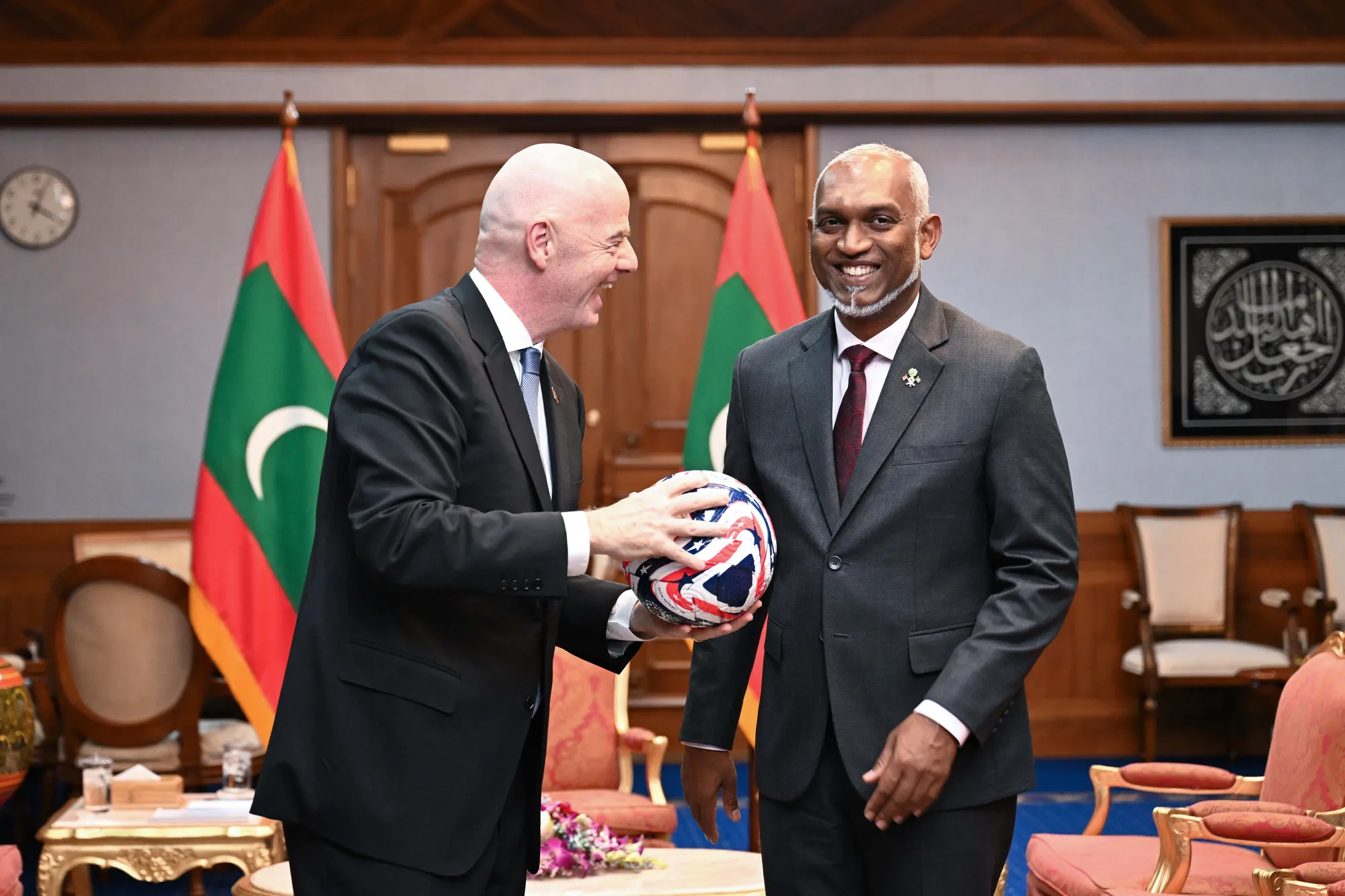 ފީފާގެ ރައީސް ޖިއާނީ އިންފަންޓީނޯ މިއަދު ވަނީ ރައީސުލްޖުމްހޫރިއްޔާގެ އަރިހަށް އިހްތިރާމްގެ ޒިޔާރަތެއް ކުރައްވާފައި