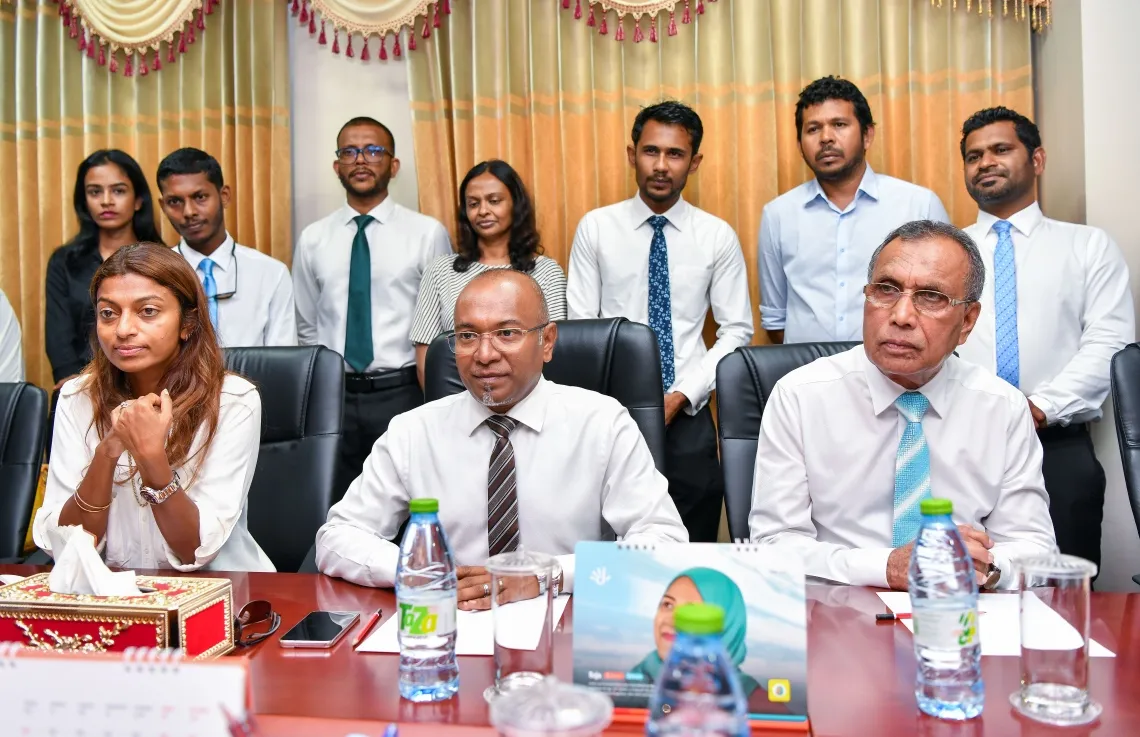 ޕާޓީގެ ހުރިހާ ކަމެއްވެސް ކުރާނީ ހުޅުވާލައިގެން ވަރަށް ޓްރާސްޕޭރެންޓް ކޮށް: ދަ ޑިމޮކްރެޓްސް