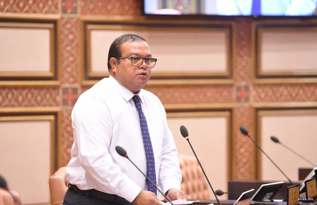 ސަރުކާރު ބަދަލުވާއިރު ކުންފުނިތަކުގެ ވެރިން ބަދަލުވާކަށް ނުޖެހޭ: އަސްލަމް