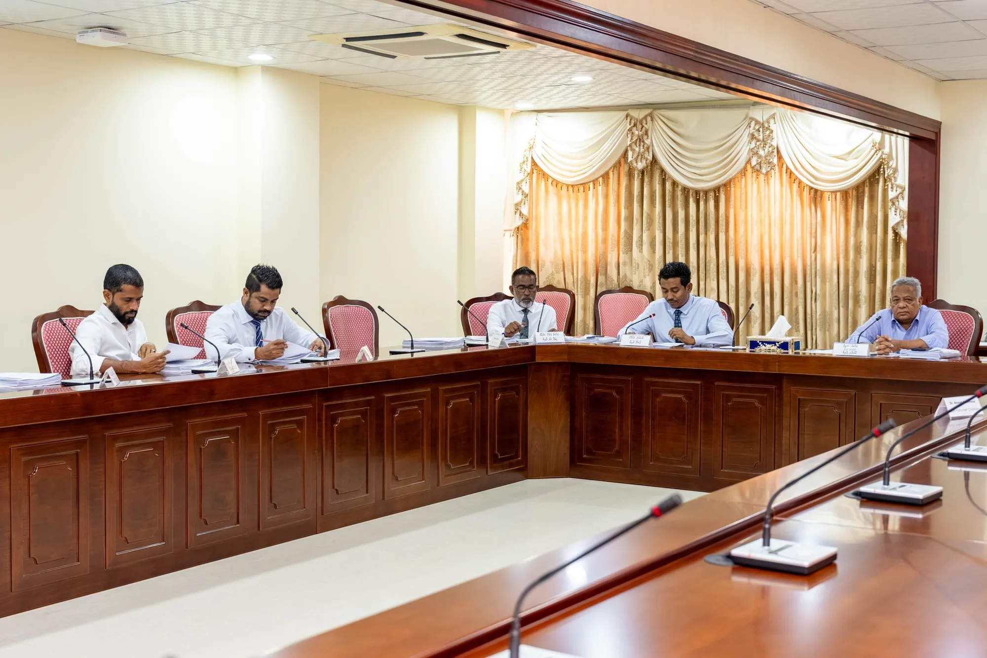 މާލިއްޔަތު ކޮމިޓީގެ މިއަދުގެ ބައްދަލުވުމުގެ ތެރެއިން- ފޮޓޯ/ މަޖިލިސް