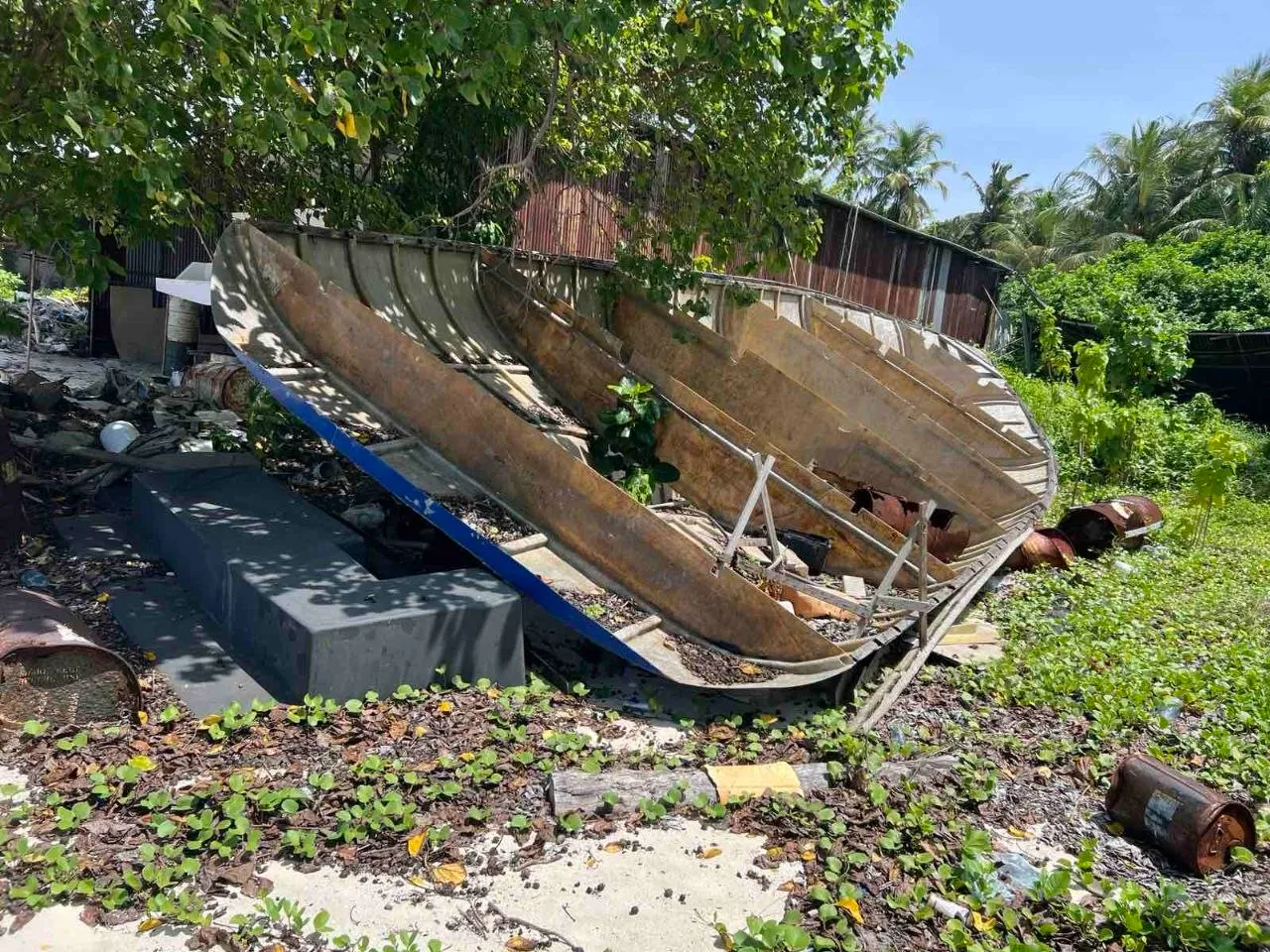 އިންނަމާދޫ ބަނދަރު ސަރަހައްދުގައި އެހެލާފައި ހުރި އުޅަނދު ފަހަރާއި އެހެނިހެން ތަކެތި ނަގަން އަންގައިފި