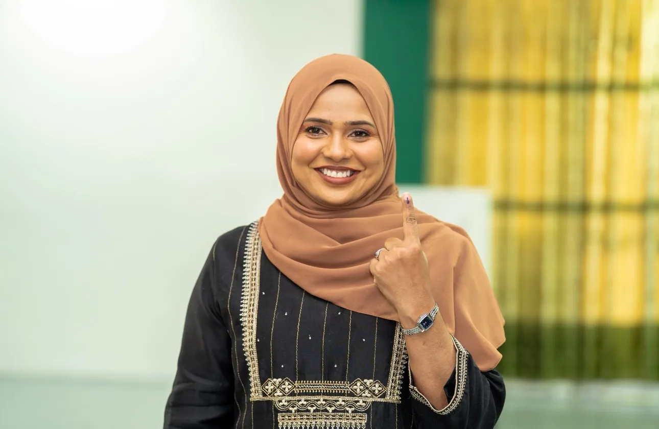 އަލައިކާ: ފޮޓޯ/ ވޮއިސް