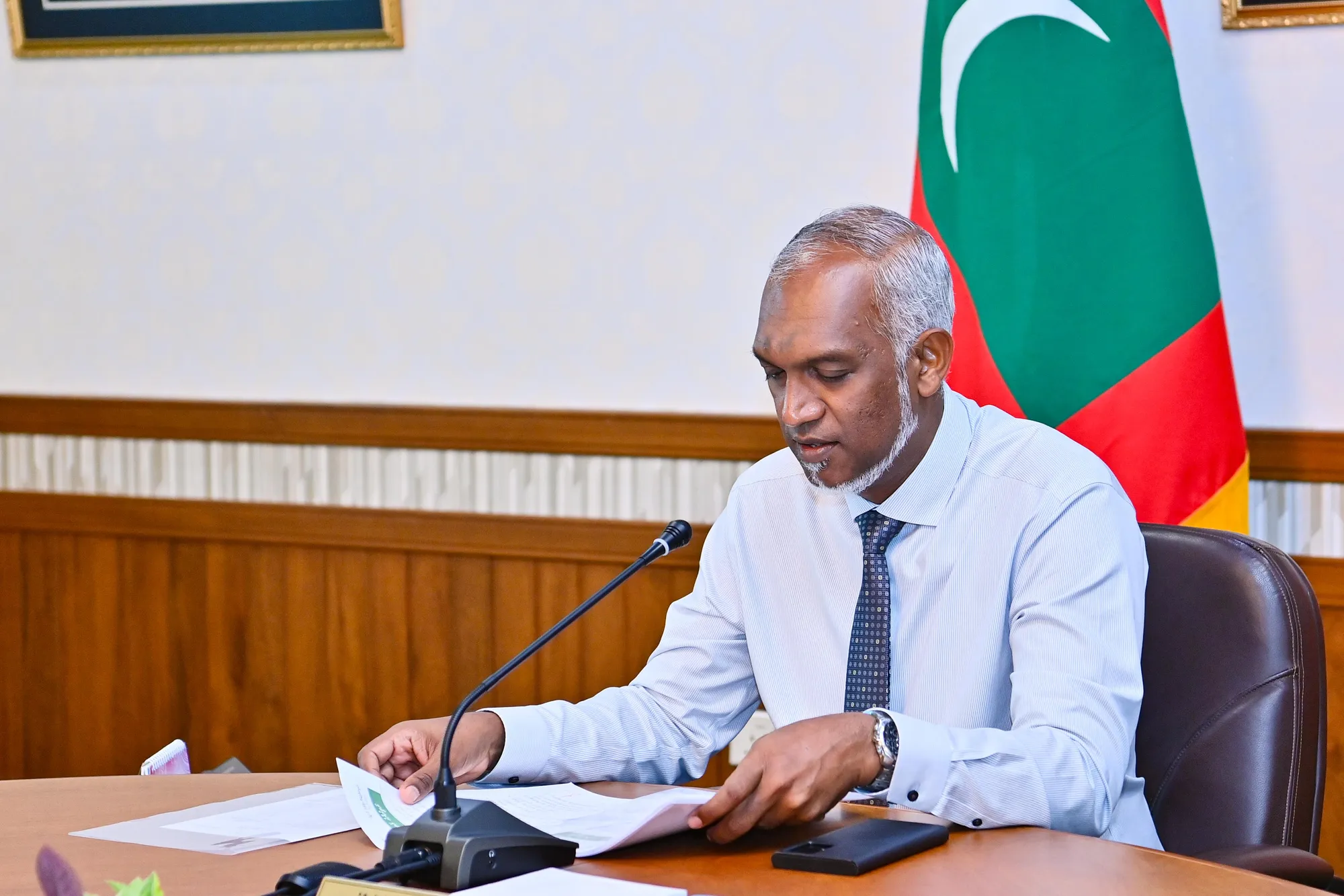 ރައީސުލްޖުމްހޫރިއްޔާ ޑރ. މުޙައްމަދު މުޢިއްޒު