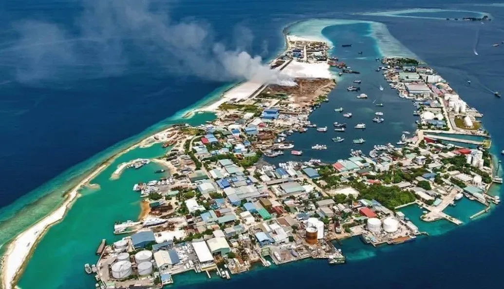 ލޮރީއަކުން ޖެހި މީހަކަށް ވަަރަށް އަނިޔާވެއްޖެ، ހާލު ސީރިއަސް