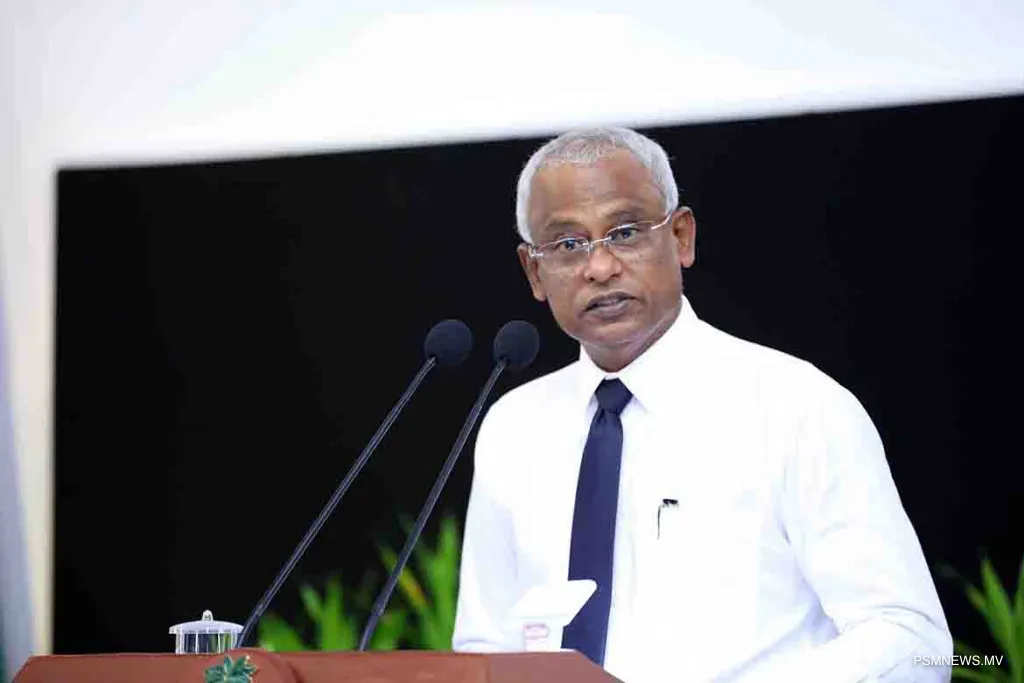 ހިލޭ ޑިގްރީ ޕްރޮގްރާމް އިފްތިތާޙް ކުރުމަށް ބޭއްވި ރަސްމިއްޔާތުގައި ޞާލިޙް ވާހަކަ ދައްކަވަނީ: ފޮޓޯ/ ޕީއެސްއެމް