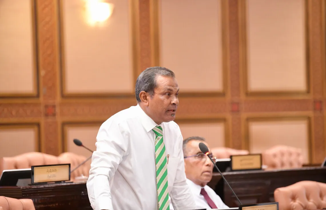 ފުށިދިއްގަރު ފަޅުގެ މަޝްރޫއަށް ހުރަސް އެޅުމަކީ ރައްޔިތުންނަށް ދެވޭ ދެރައެއް: އާމިރު