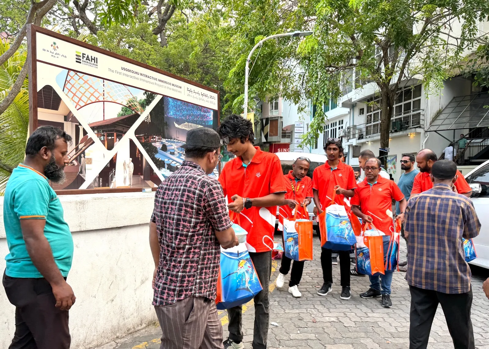 ދިރާގުޕޭ މެދުވެރިކޮށް މީލްޕެކާއި ކެއަރ ބާސްކެޓް ހަދިޔާކުރުމުގެ ފުރުސަތު