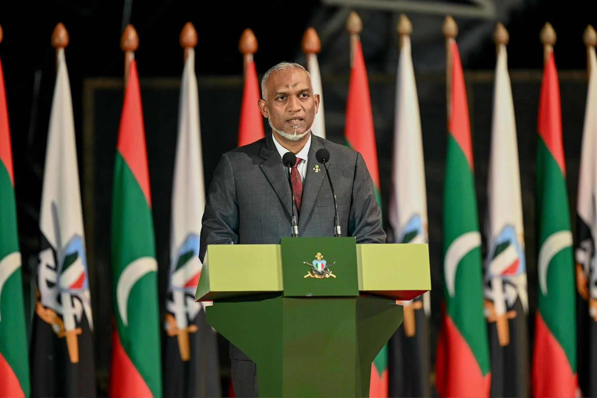 އަސްކަރިއްޔާ ވަރުގަދަ ކުރުމަށް ކުރާ މަސައްކަތަށް ފާޑުކިޔާ މީހުންނަށް ރައީސްގެ ވަރުގަދަ ރައްދެއް