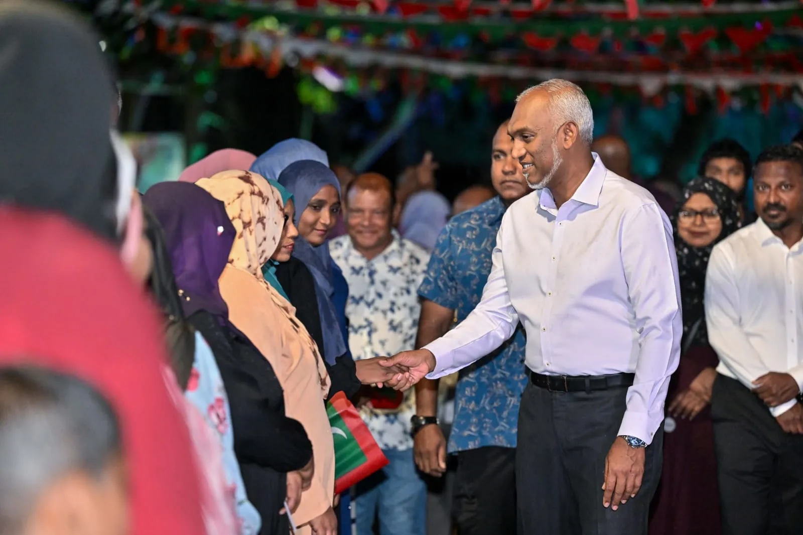 ރައީސް ޑރ.މުއިއްޒު ވިލިމާލޭ ރައްޔިތުންނާ ބައްދަލުކުރެއްވުން.. ފޮޓޯ: ރައީސް އޮފީސް