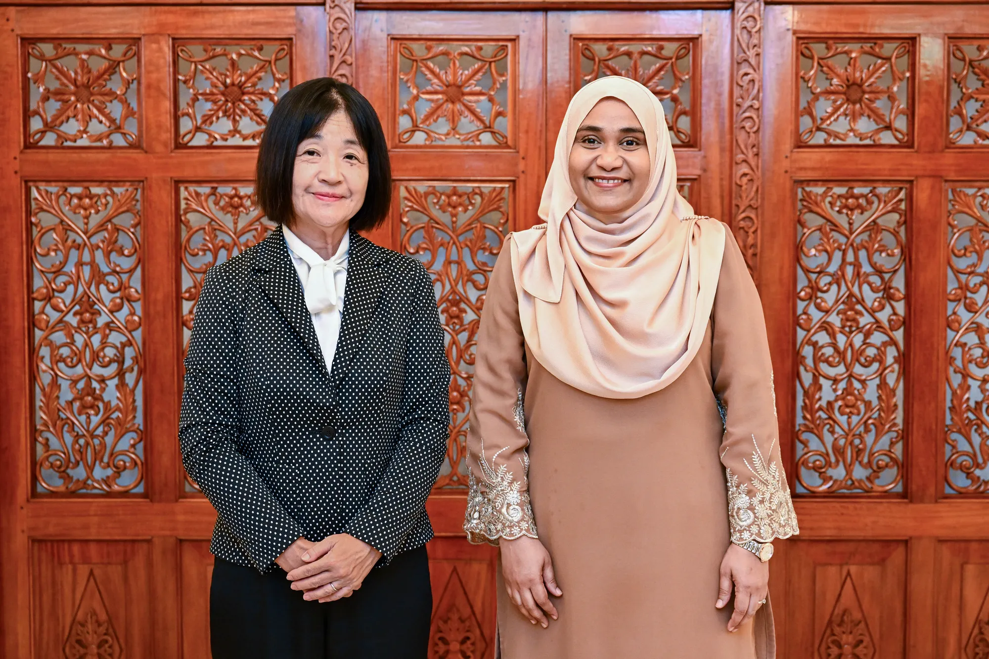 ޖަޕާނުގެ ސަފީރު ފަސްޓްލޭޑީގެ އަރިހަށް އިޙްތިރާމްގެ ޒިޔާރަތެއް