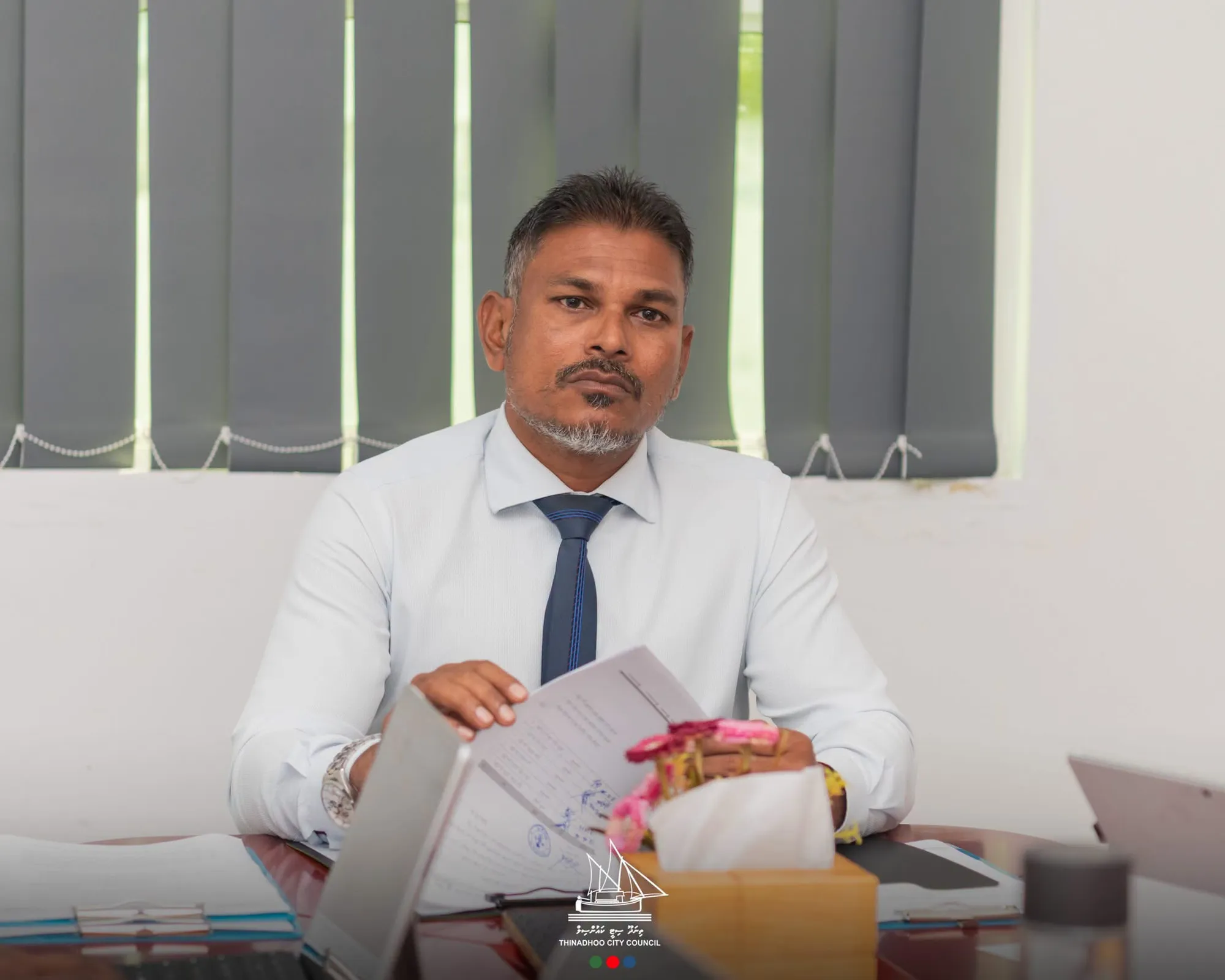 ގަވާއިދާ ހިލާފަށް ބިންތަކެއް ދިން މައްސަލާގައި ތިނަދޫ މޭޔަރާއި ކުރީގެ މެންބަރުންނަށް ދައުވާ