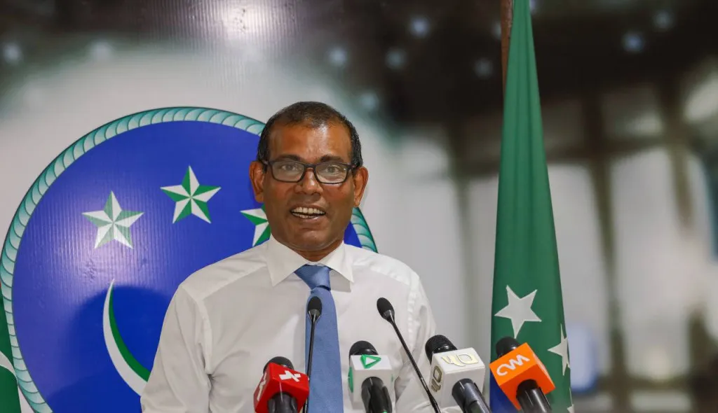 ރައީސް ޞާލިހަށް ތާއީދުކުރުމާ ގުޅޭ މަޝްވަރާ ކުރި ކަމަށް އެމަނިކުފާނު ވިދާޅުވި ވާހަކަ ނަޝީދު ދޮގުކުރައްވައިފި!