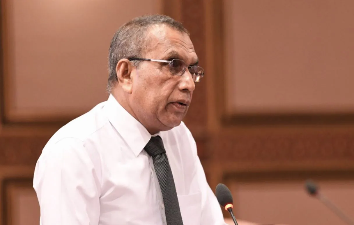 ދިވެހިރާއްޖޭގެ ސަރަހައްދުން ބައެއް ދޫކޮށްލުމުގެ ބާރު ރައީސްއަށް ލިބިގެނެއް ނުވޭ: އަފީފު