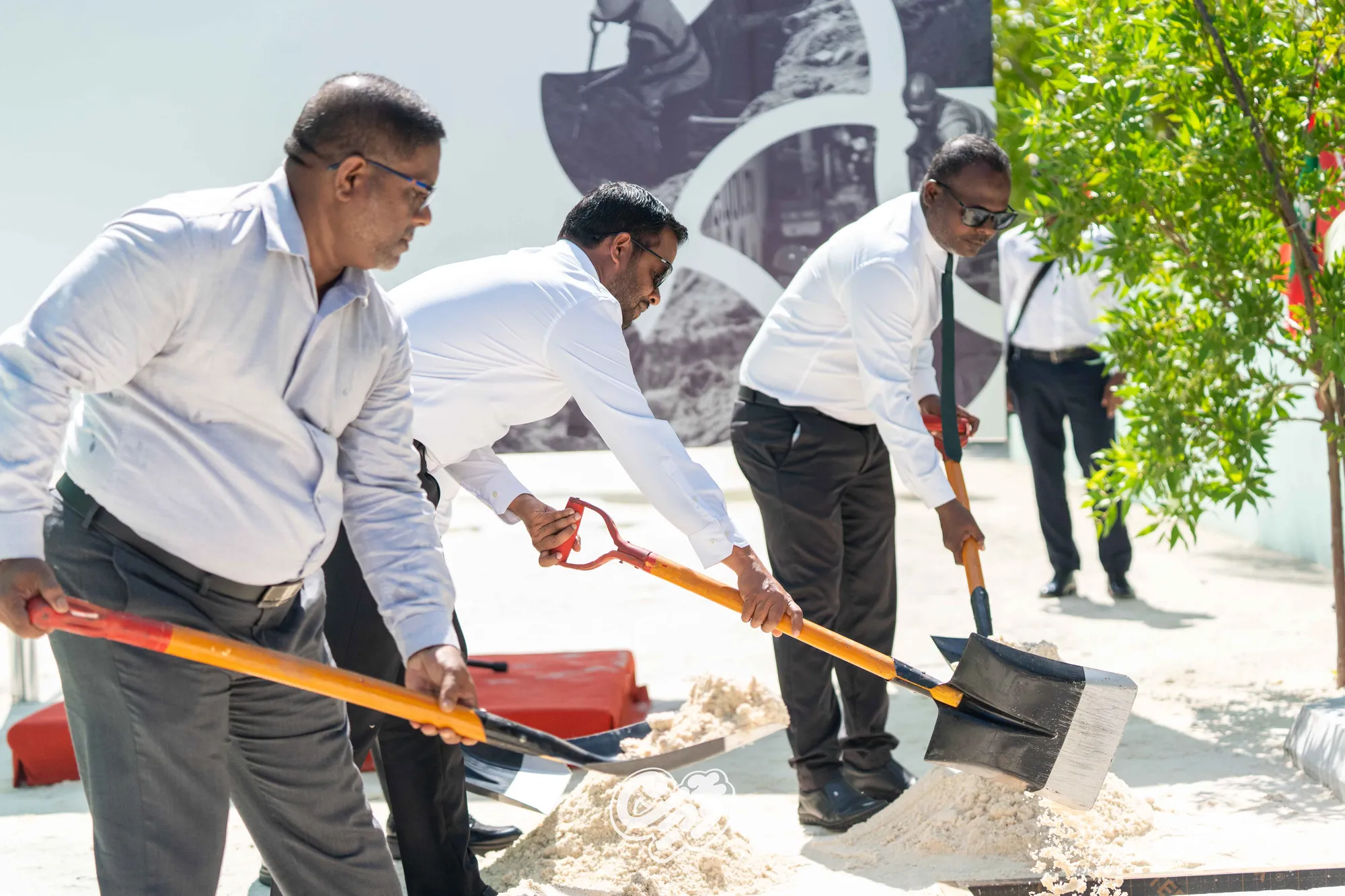 ކޮޅުފުށީގެ މަގުތައް ހެދުމާއި ރެކްރިއޭޝަން ސެންޓަރުގެ މަސައްކަތްތައް ފަށައިފި