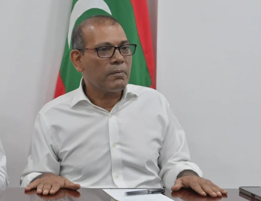 ރާއްޖެ އޮތީ ދަރަނީގެ ދަންތުރައެއްގައި ބަނދެވިފައި ކަމުގައި ރައީސް ނަޝީދު ވިދާޅުވެއްޖެ